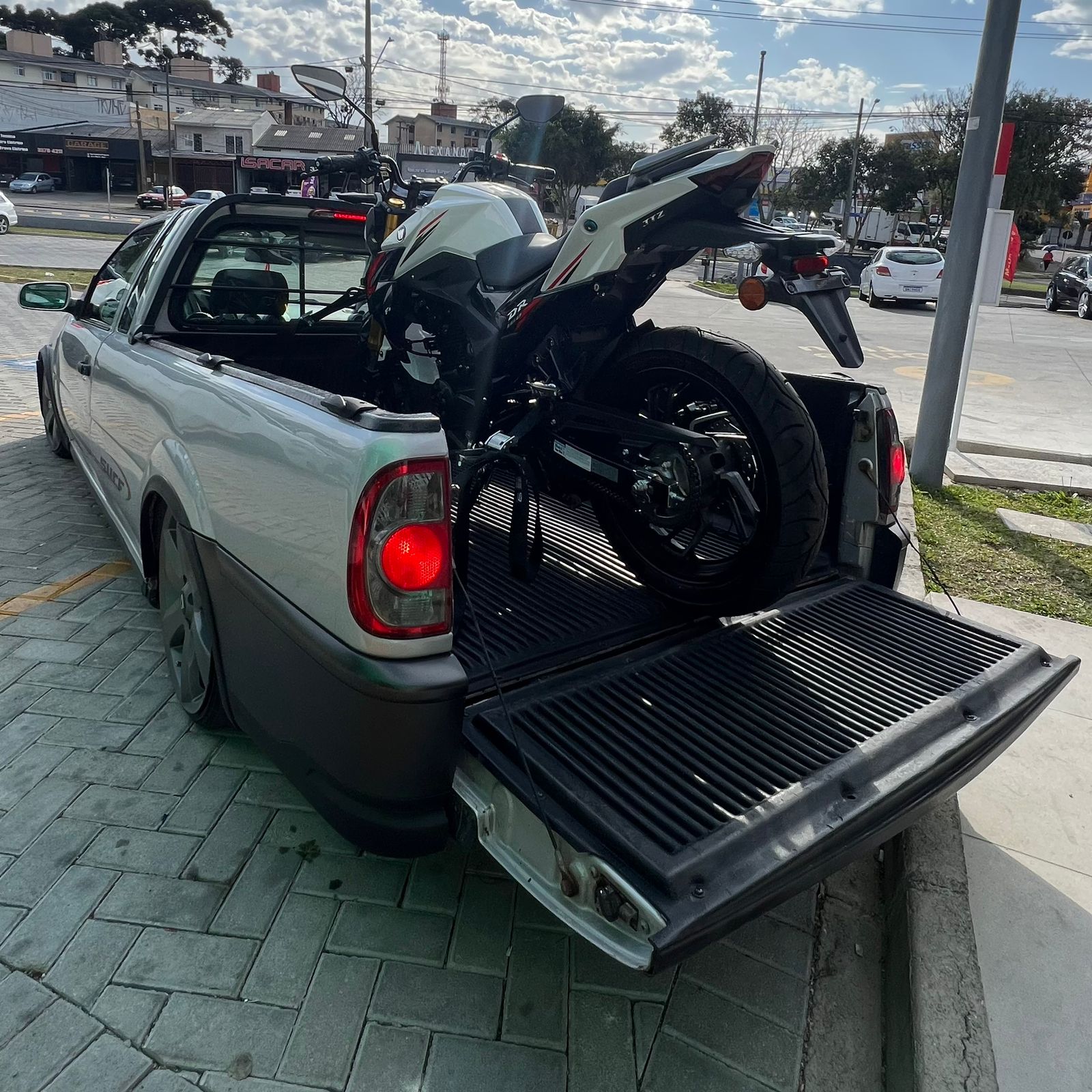SAVEIRO SURF REBAIXADA NAS ARO 18 + DR 160 0KM!!